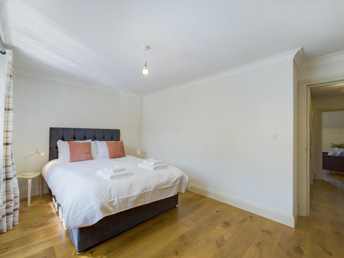 Duplex Redhill Town Centre Apt By Livingo Stays Kültér fotó