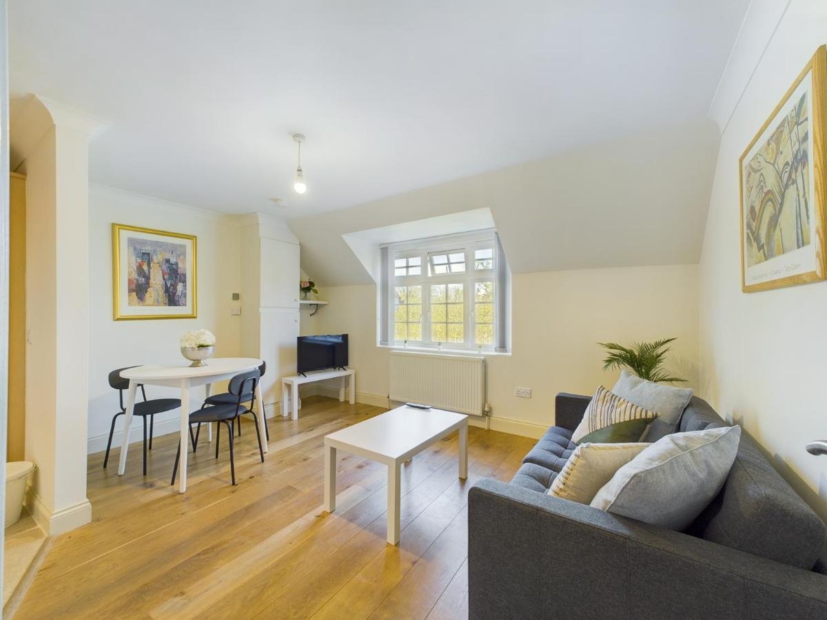 Duplex Redhill Town Centre Apt By Livingo Stays Kültér fotó
