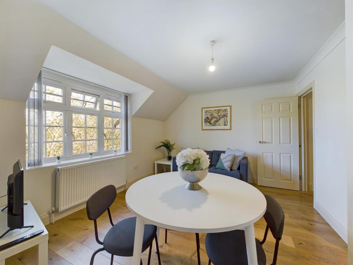 Duplex Redhill Town Centre Apt By Livingo Stays Kültér fotó